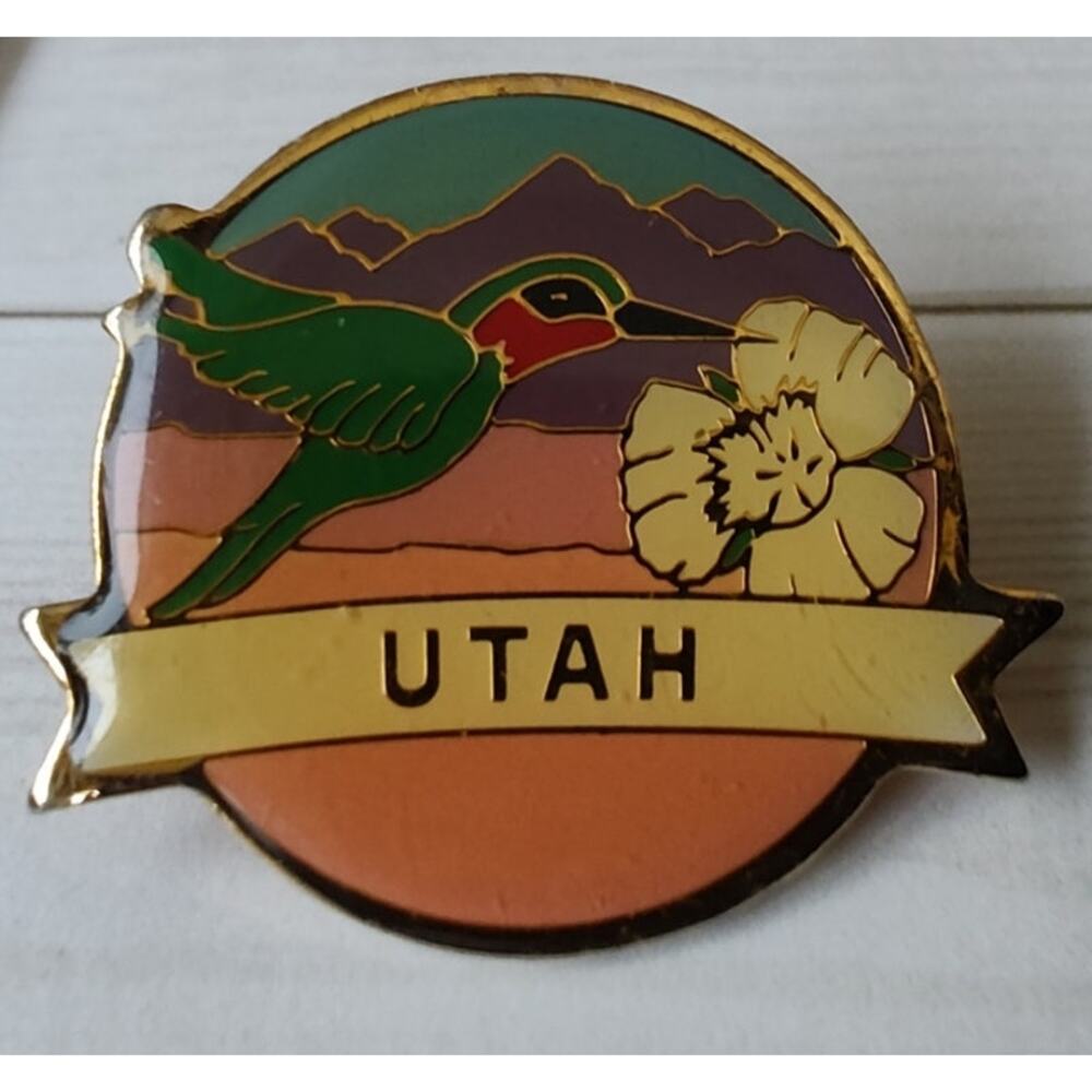Utah State Hummingbird Pin Souvenir Travel Hat Lapel Collectible